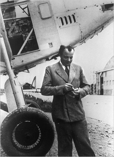 Quotes from Antoine de Saint-Exupéry Antoine de Saint-Exupéry