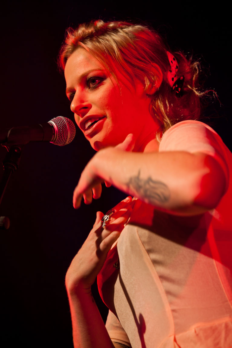 Quotes from Gin Wigmore Gin Wigmore