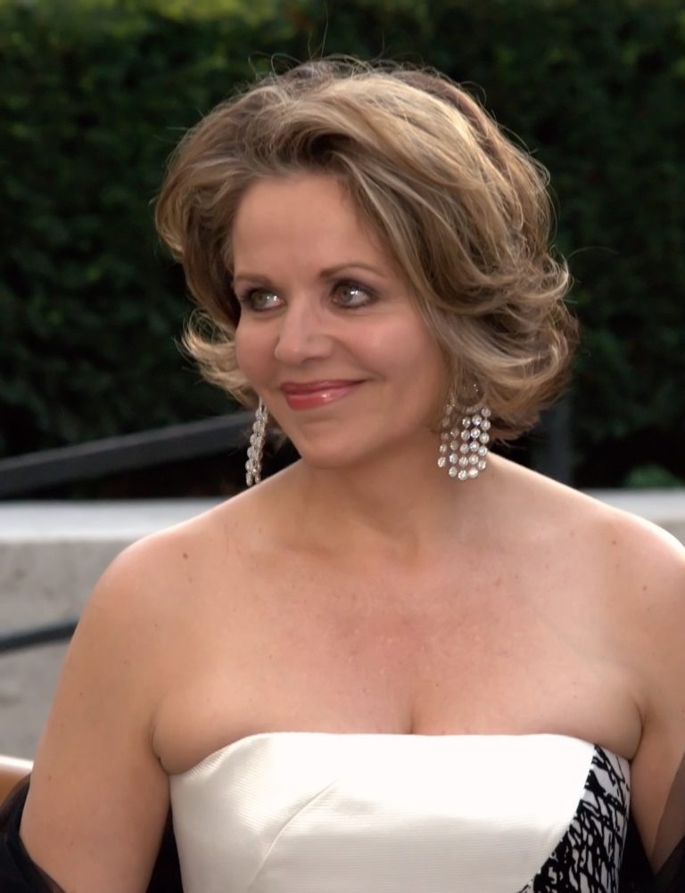 Renee Fleming Height Weight Age Bra Cup Measurement Thenetworthceleb